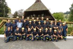 2018-7-23-ZE-UH-hpw-Behelfsbrücke Kurpark DSCN9047 THW-Helfer