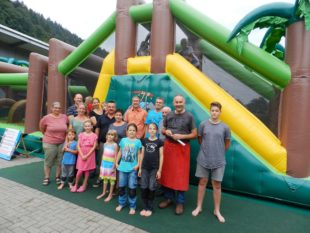 Grünacher feiern einmal im Jahr für einen guten Zweck