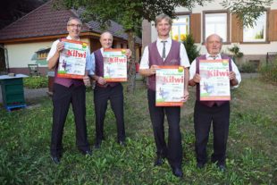 2018-8-1-ZE-UE-Musikverein Unterentersbach-Entersbacher Kilwi 2018-Gründungsmitglieder werben mit Plakaten-Foto Ute Berger-UTS_5520