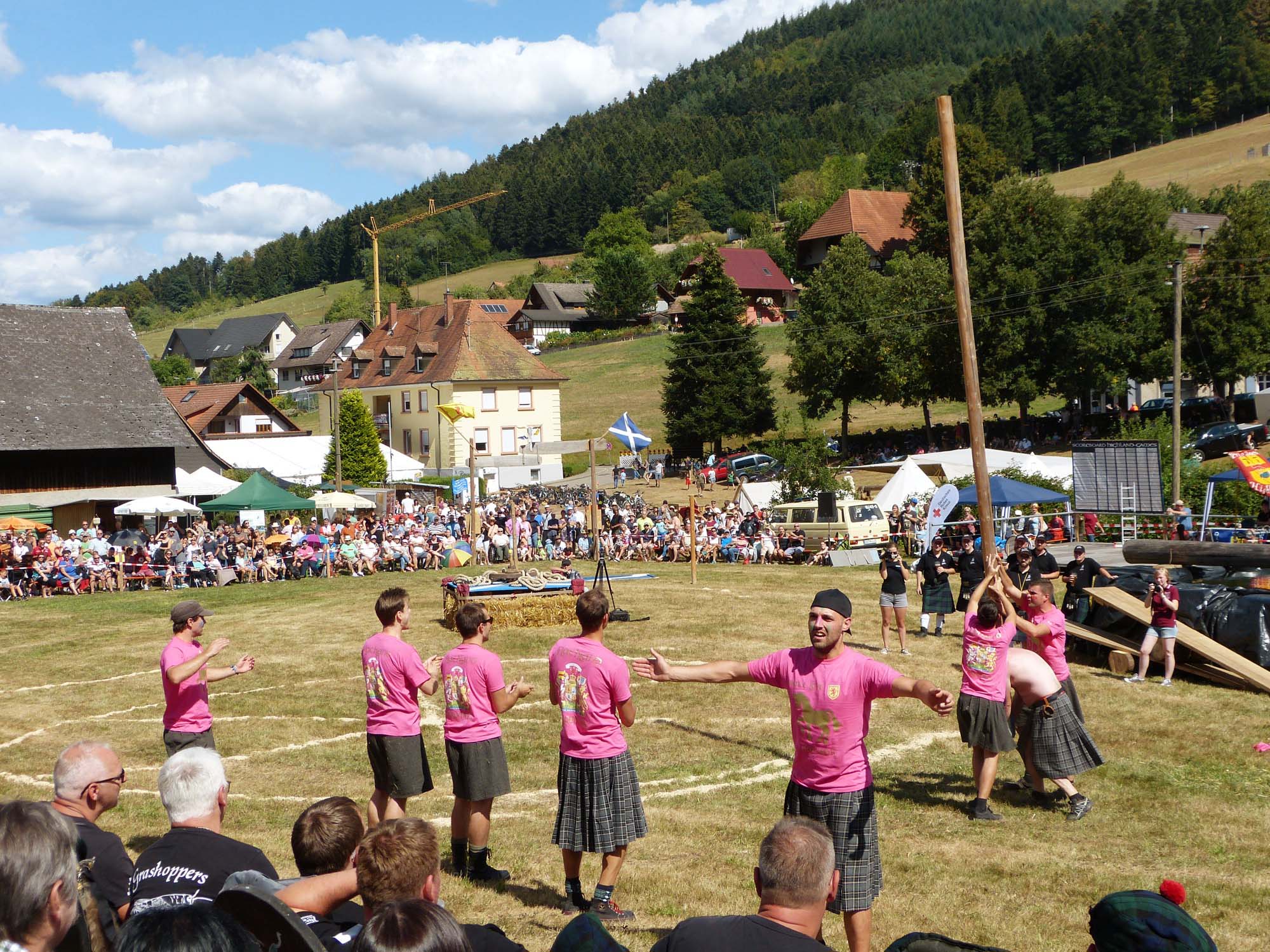 2018-8-13-BI-Prinzbach-bia-Highlandgames-Publikum zum Anfeuern anfeuern