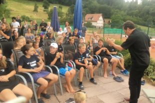 2018-8-15-BI-cw-Tenniscamp-OG_Camp_Zaubershow