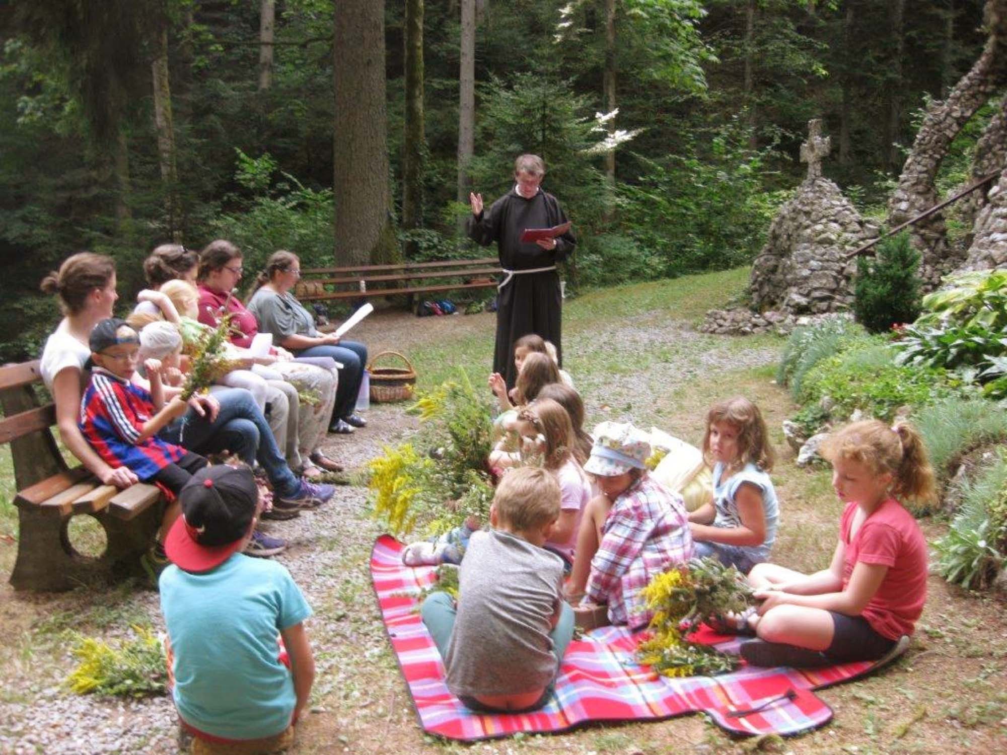 2018-8-22-OH-Kathrin Lehmann-DJK- Kräuterbüschelbinden f. Jüngsten-IMG_0813