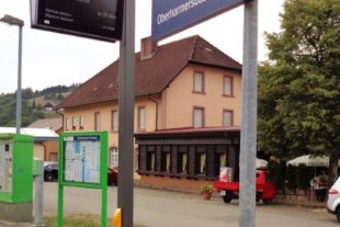 2018-8-22-ZE-Bertram Sandfuchs-Haltestellen Harmersbachtalbahn-08 Endstation RiersbachDSC00331