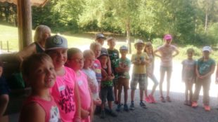 Zelli-Kinder erlebten mit dem Kneippverein die Natur im Herrenholz