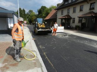 Freie Fahrt auf der L94 zwischen »Ochsen« und Sportgelände