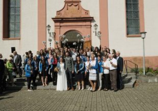 Viel Musik, noch mehr gute Wünsche und ein Extrablatt zum Start ins Eheleben