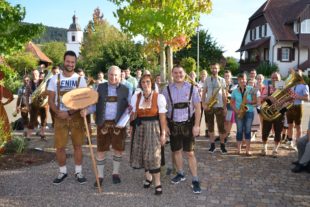 2018-9-8-Zell-Unterentersbach-Musikverein Unterentersbach gratuliert Martin Huber-UTS_6954
