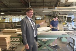 2018-10-1-BI-vo-Hund Möbelwerke Produktion DSCF2237