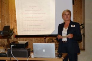 2018-10-10-UE-bia-Landfrauen-zeitgemäße Umgangsformen-Isabelle Feuerbacher