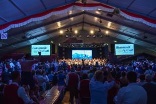 2018-10-19-OH-Michael Gutmann-Blasmusikfestival BMF 2018 _ Festzelt _ 20181013 _ Martin Hoerl_Miliz Trachtenkapelle Oberhamersbach (6)