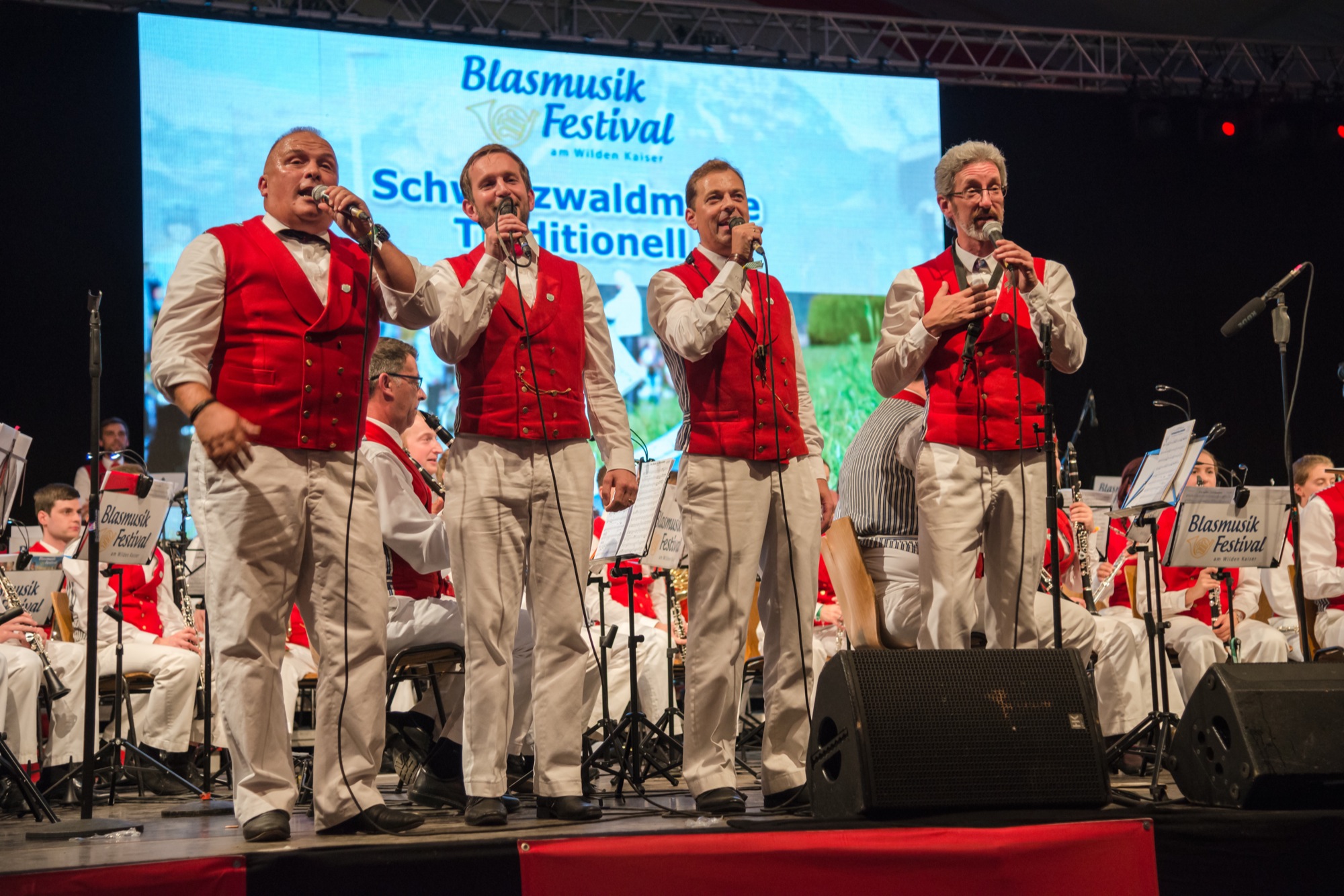 2018-10-19-OH-Michael Gutmann-Blasmusikfestival BMF 20181012_FESTZELT_Ines Entleitner_Miliz und Trachtenkapelle Oberhamersbach (4)