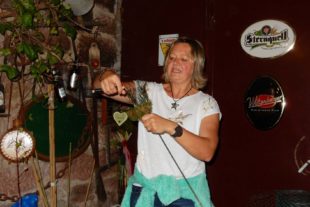 2018-10-24-UE-Landfrauen-Blumenstecker Angela Walter-2