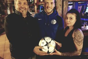 2018-10-26-ZE-UH-cw-FVU-Ball-FVU_Ballspende_Cheers