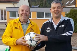 2018-10-26-ZE-dhu-ZFV-Ballspende