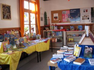 Kath. Bücherei Biberach: Buchausstellung mit Kaffee und Kuchen
