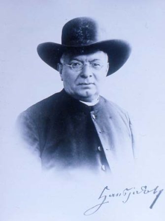 Hansjakob kommt auf den Mühlstein