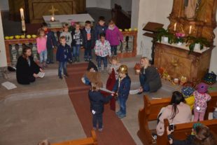 2018-11-14-Zell-Unterentersbach-Kindergarten Wirbelwind-St Martinsfeier-Foto Ute Berger-UTS_7814