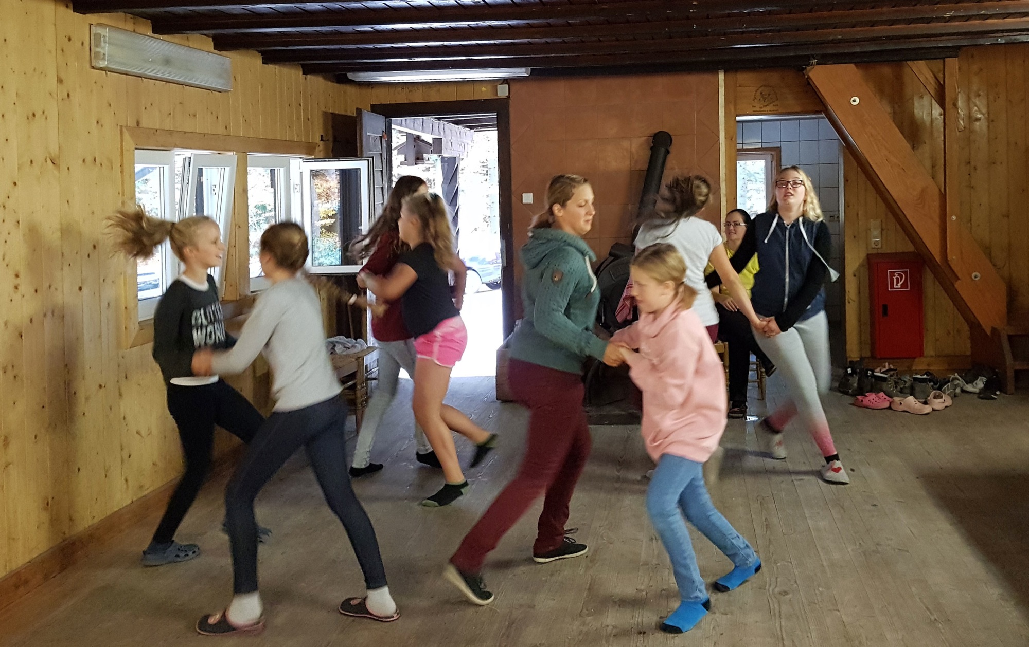 2018-11-23-OH-Bianca Neumaier-Kindervolkstanzgruppe-Rautschhuette-Tanzprobe