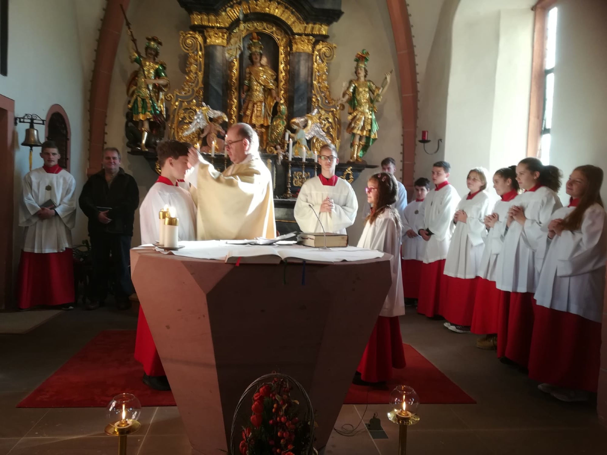 2018-11-26-BI-PB-Kirchengemeinde St. Mauritius-Neue Ministranten-Foto-Rosa Obergföll-20181125 Prinzbacher Ministranten-1