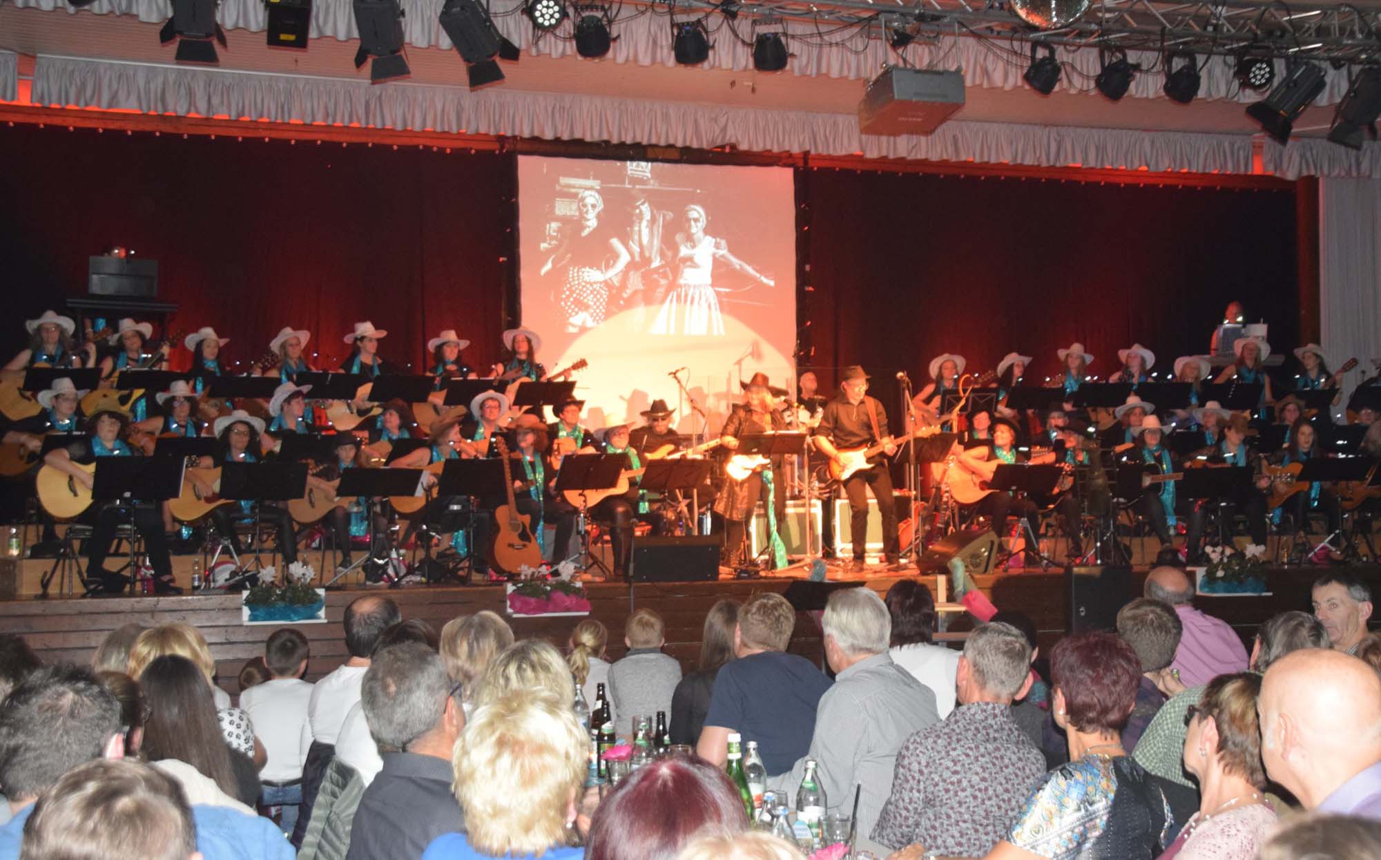 2018-11-5-NO-hv-Gitarrenverein Nordrach-Jahreskonzert 2018-DSC_1683