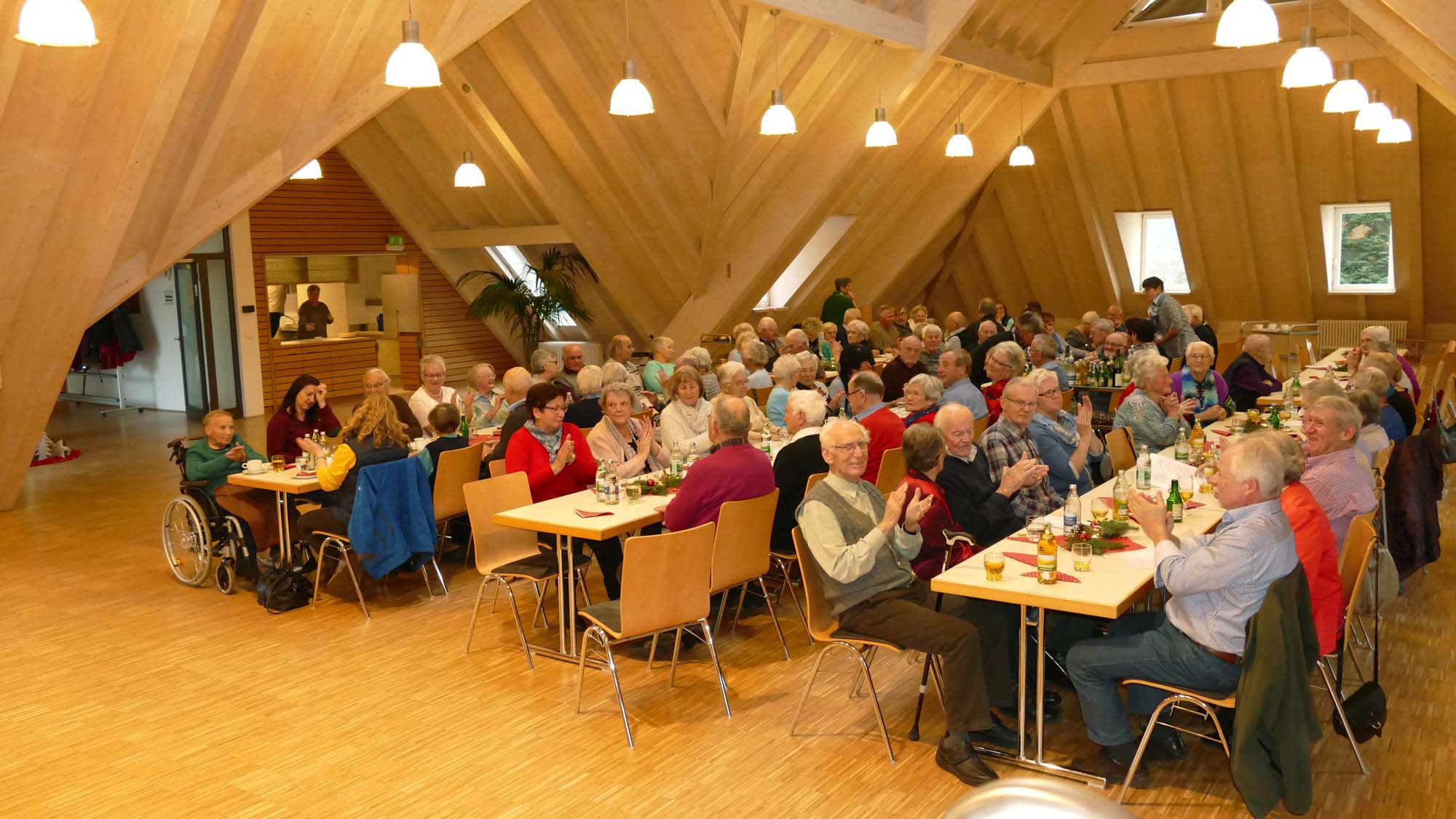 Gesellige Adventsfeier Fur Senioren Schwarzwalder Post