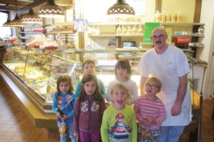 2018-12-14-ZE-UH-Monika Lehmann-Besuch der Bäckerei Knäble-Sonnenkindergruppe-Kindergarten Kleine Wolke-IMG_1669