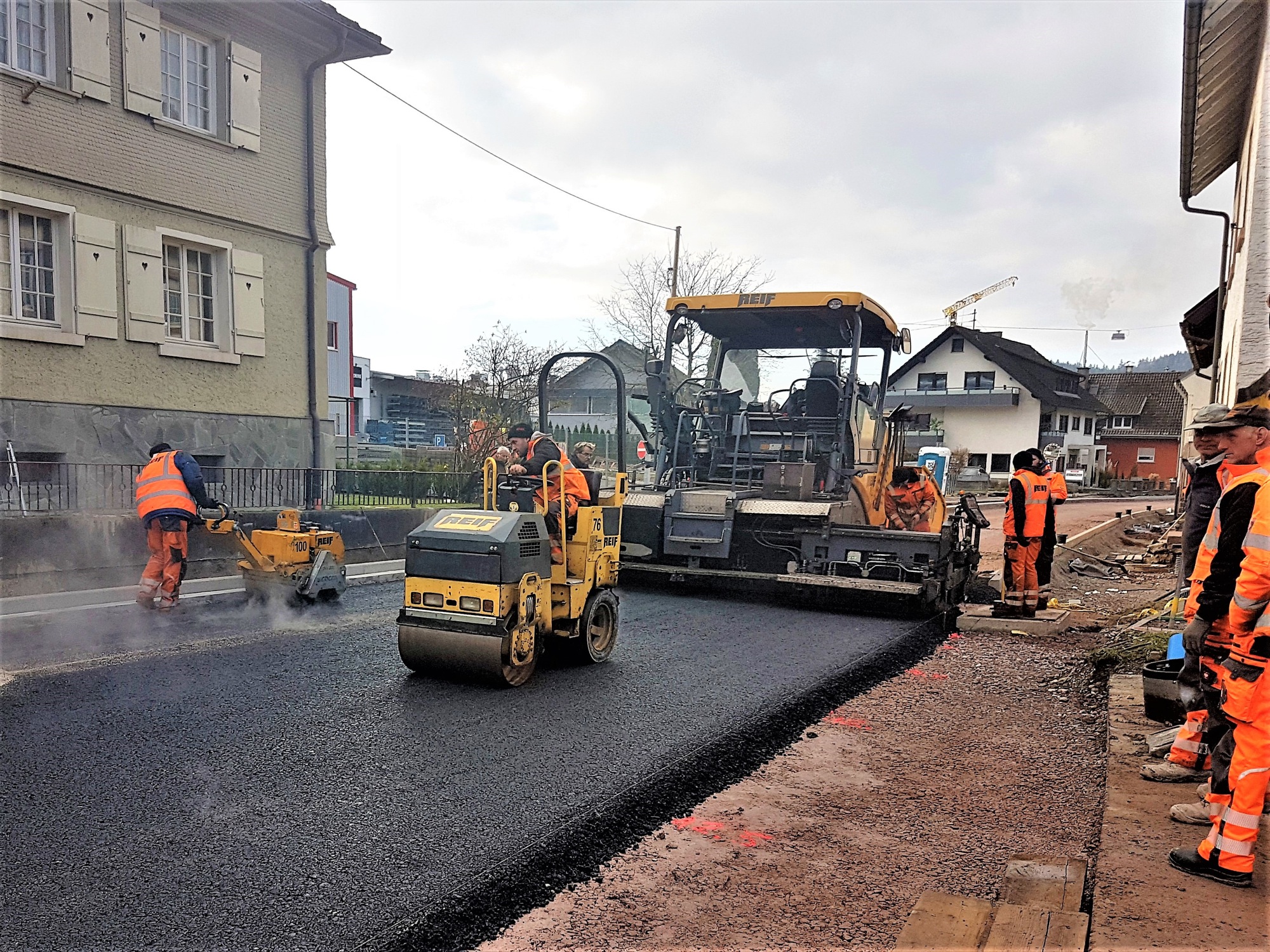 2018-12-14-ZE-UH-hpw-L94-Sanierung-Asphaltarbeiten-Teilstück-20181212_115401