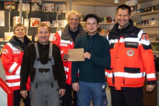 2018-12-17-OH-kal-Elektro Schneider OHG-Spende an die Helfer vor Ort-vkIMG_6110b