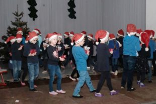 2018-12-21-ZE-UH-vo-Grundschule Weihnachtsfeier DSCF3817