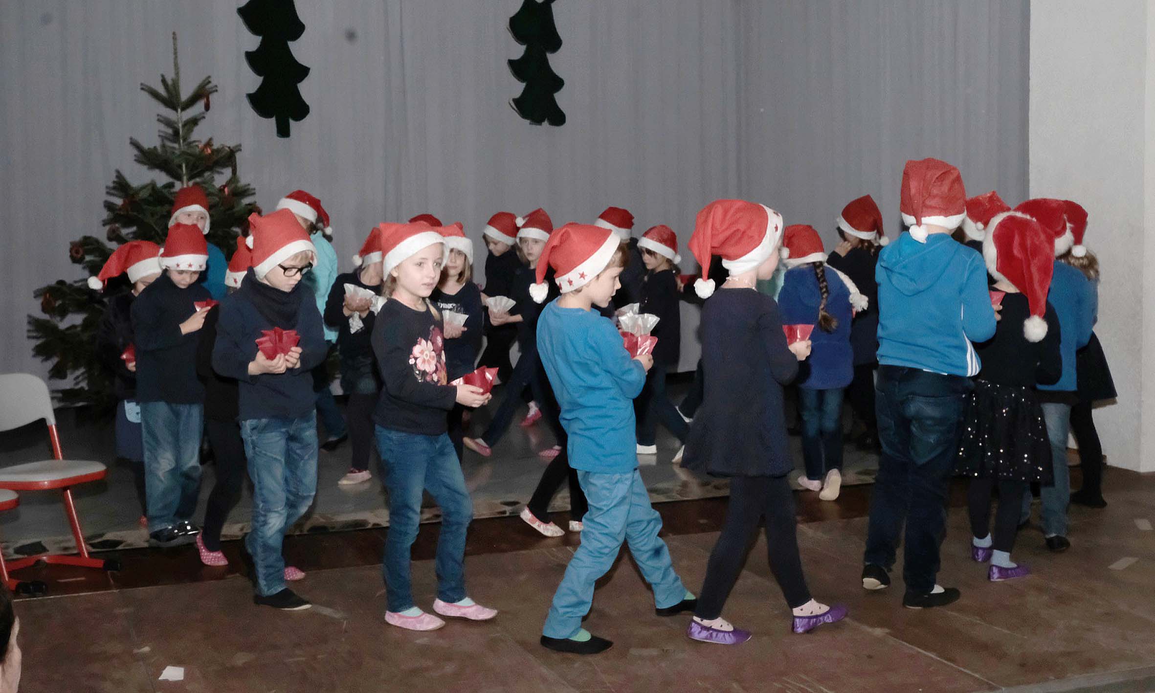 2018-12-21-ZE-UH-vo-Grundschule Weihnachtsfeier DSCF3817