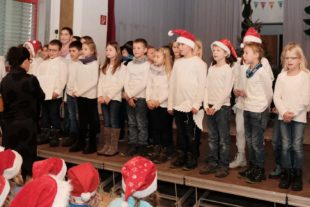 2018-12-21-ZE-UH-vo-Grundschule Weihnachtsfeier DSCF3824