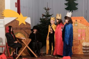 2018-12-21-ZE-UH-vo-Grundschule Weihnachtsfeier DSCF3831