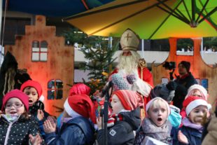 2018-12-3-OH-Weihnachtsmarkt Oberharmersbach 2018-Foto Anne-Kathrin Heizmann-IMG_6503+_Nikolaus_Kindergarten