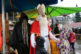 2018-12-3-OH-Weihnachtsmarkt Oberharmersbach 2018-Foto Anne-Kathrin Heizmann-IMG_6552+_Nikolaus