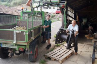 2018-12-7-NO-bia-Historische Fläschelmaschine-Anlieferung