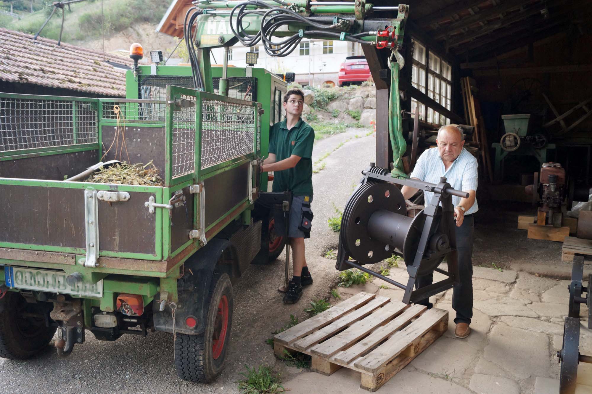 2018-12-7-NO-bia-Historische Fläschelmaschine-Anlieferung