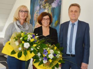 Anwaltsbüro Peter Scheid ehrt zwei langjährige Mitarbeiterinnen