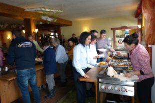 2019-1-21-BI-PB-bia-Jubiläum-25 Jahre Landfrauen Prinzbach-SP Essensausgabe mit DP
