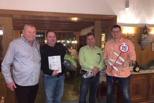 2019-2-1-ZE-UH-Tannengrün Lehmann-Arbeitsjubilare-Bild 1 Ehrungen Weihnachtsfeier 2018