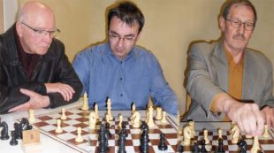 Schachclub Zell verteidigt Führung