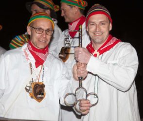 Narren stürmten die Bauruine