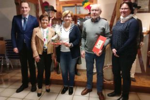 2019-3-13-OH-Tourist-info-Gästeehrung-Pesi_Grün1