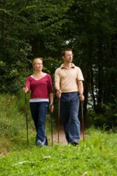Landfrauen Oberharmersbach: Nordic-Walking-Kurs