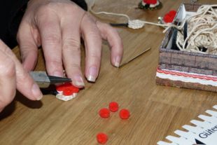 2019-3-29-BI-bia-Nathalie Diebold-Bollenhut-+ Bollen kleben