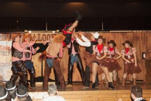 2019-3-4-Oberharmersbach-Schwarz-Weiß-Ball-2019-Foto-Karl-August Lehmann-vkIMG_6756