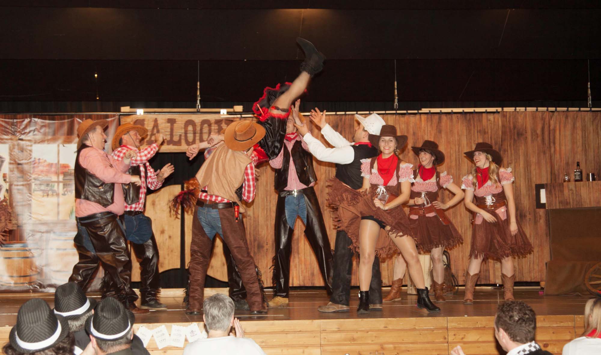 2019-3-4-Oberharmersbach-Schwarz-Weiß-Ball-2019-Foto-Karl-August Lehmann-vkIMG_6756