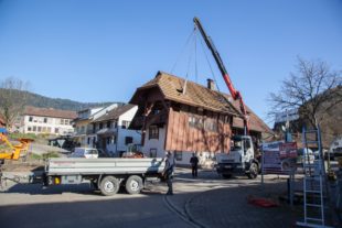 Das Wartehäuschen musste weichen