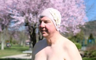 Pack die Badekappe ein! Badekappen-Pflicht für Familienbad kommt