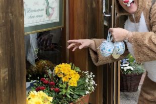 2019-4-12-NO-Barbara Kamm-Essig-Ostereier-Aktion Puppenmuseum-IMG_3961