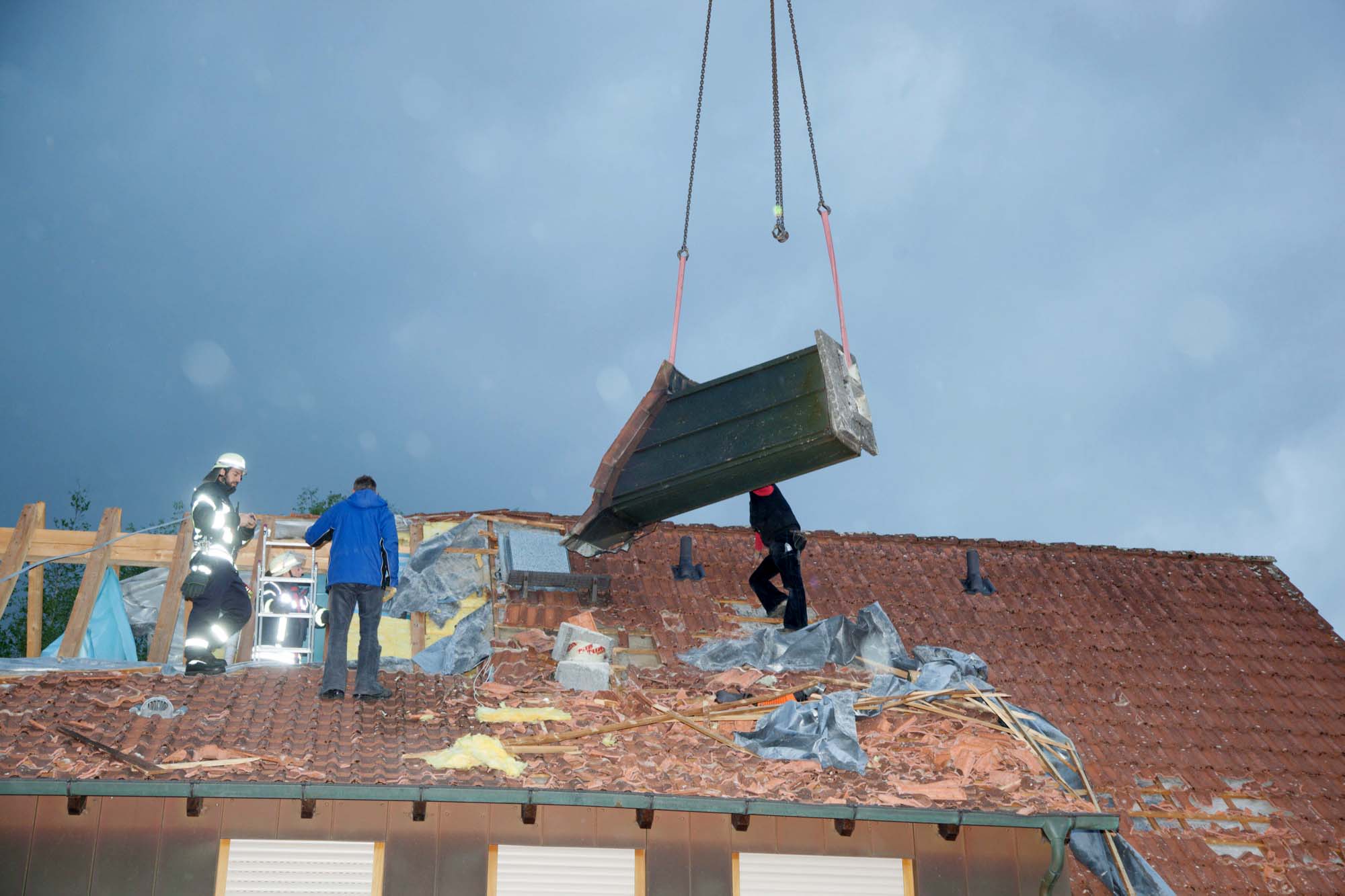 2019-4-26-OH-kal-Sturmschaden am Haus-IMG_7648b